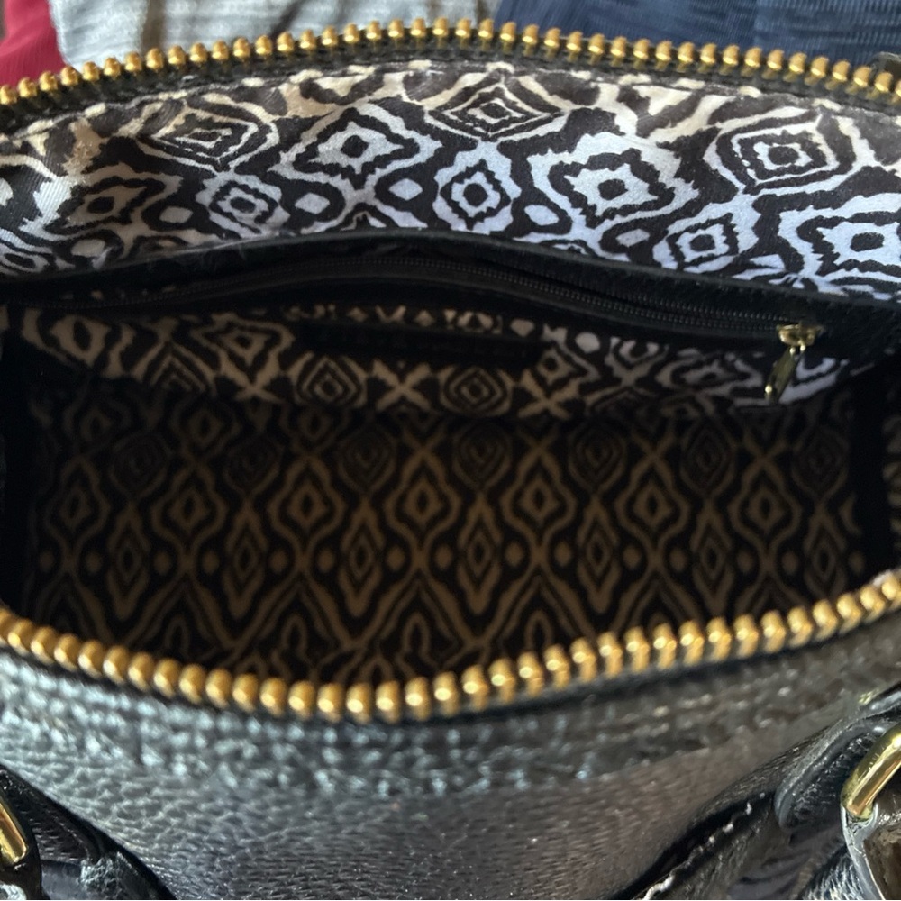 Steve Madden- Woman’s Black Faux Leather Hobo Satchel Bag w/Gold 12”L - Picture 8 of 8